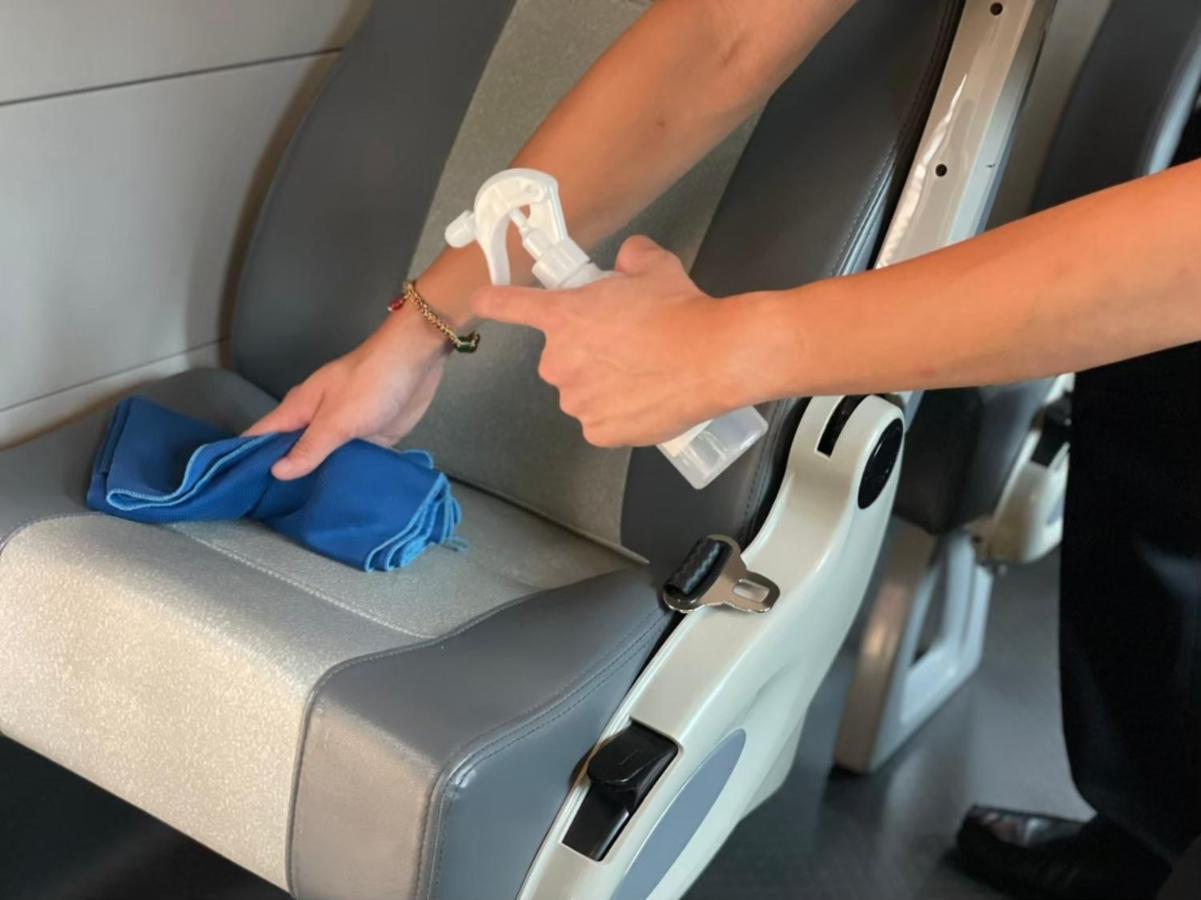 ג'יאושי Hotel Royal Chiao Hsi מראה חיצוני תמונה Disinfection of a train seat