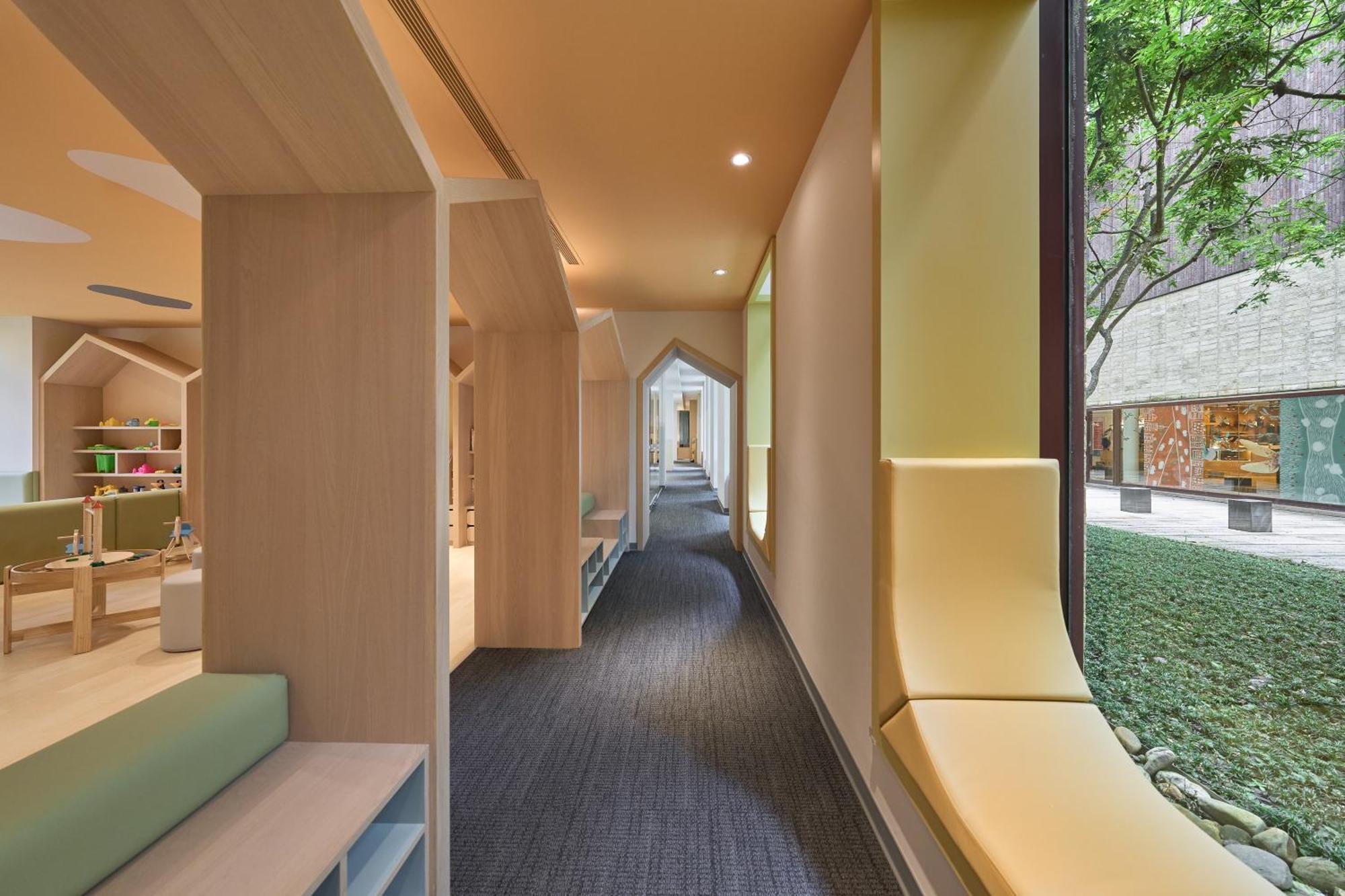 ג'יאושי Hotel Royal Chiao Hsi מראה חיצוני תמונה Interior of the library
