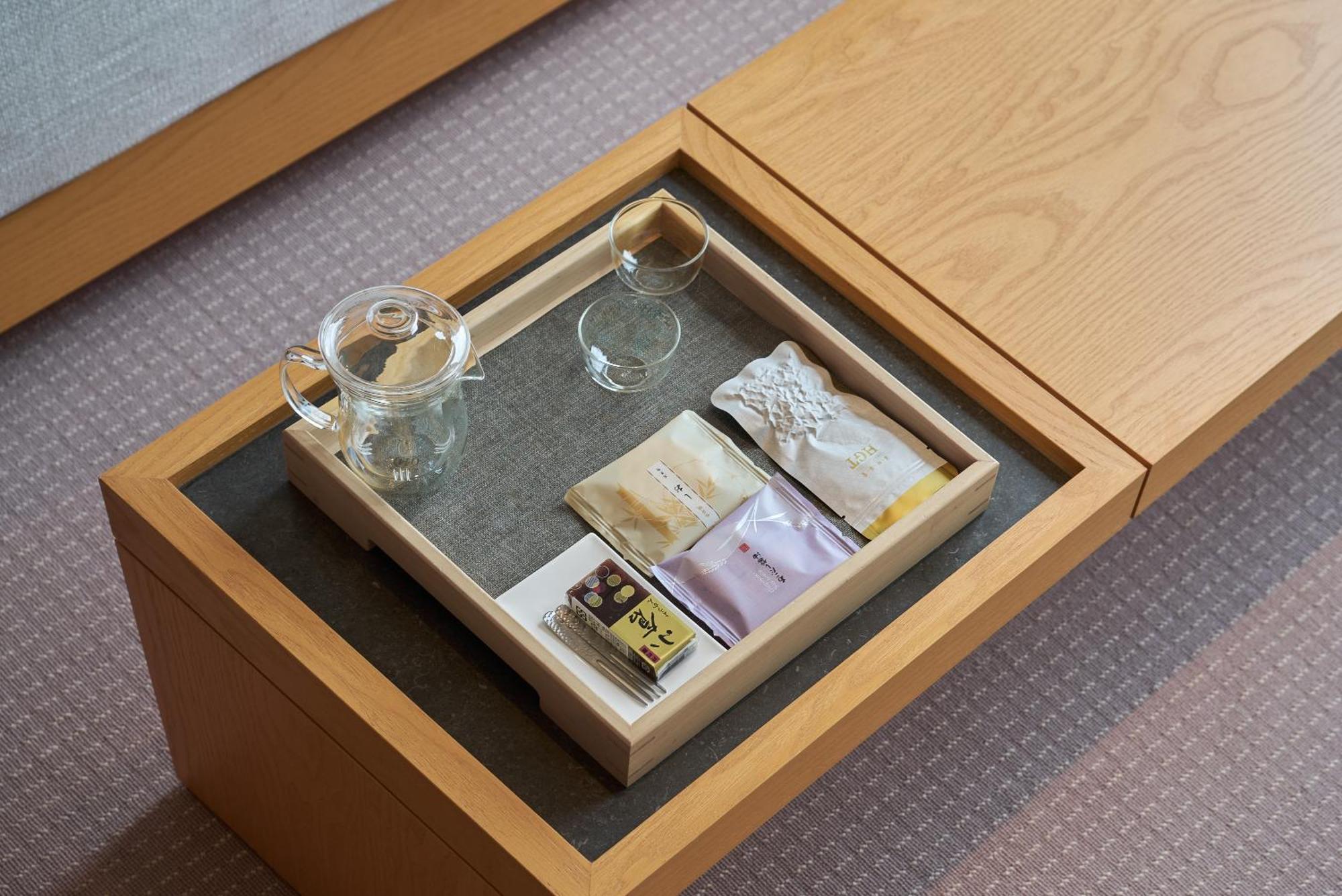ג'יאושי Hotel Royal Chiao Hsi מראה חיצוני תמונה A tea tray in a hotel room