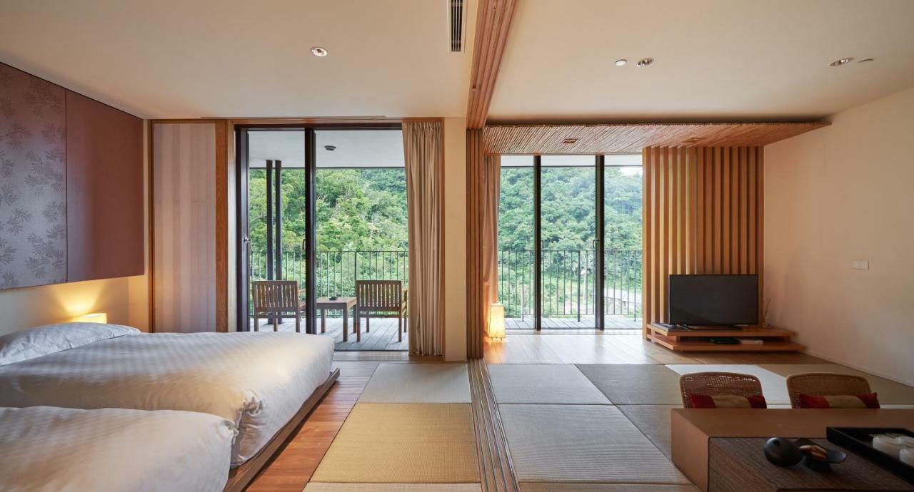 ג'יאושי Hotel Royal Chiao Hsi מראה חיצוני תמונה A room at the hotel